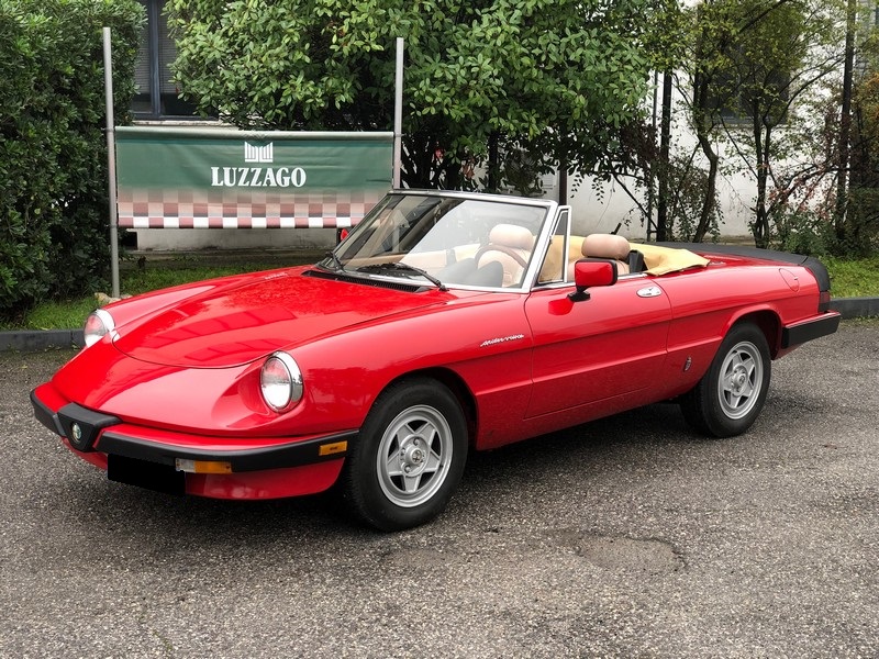 Alfa Romeo Spider Veloce 2000 de segunda mano por 80 EUR en Oviedo en WALLAPOP